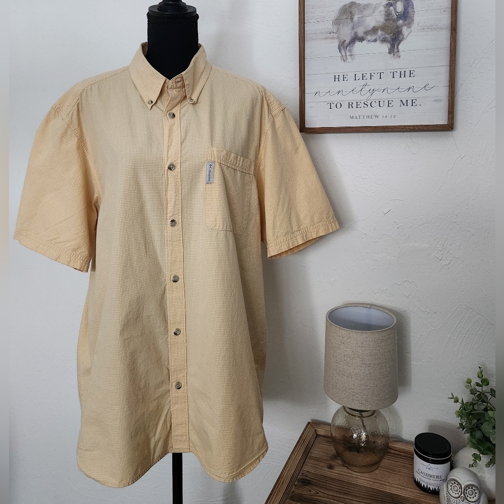 COLUMBIA 100% COTTON SHORT SLEEVE BUTTON DOWN SHIRT